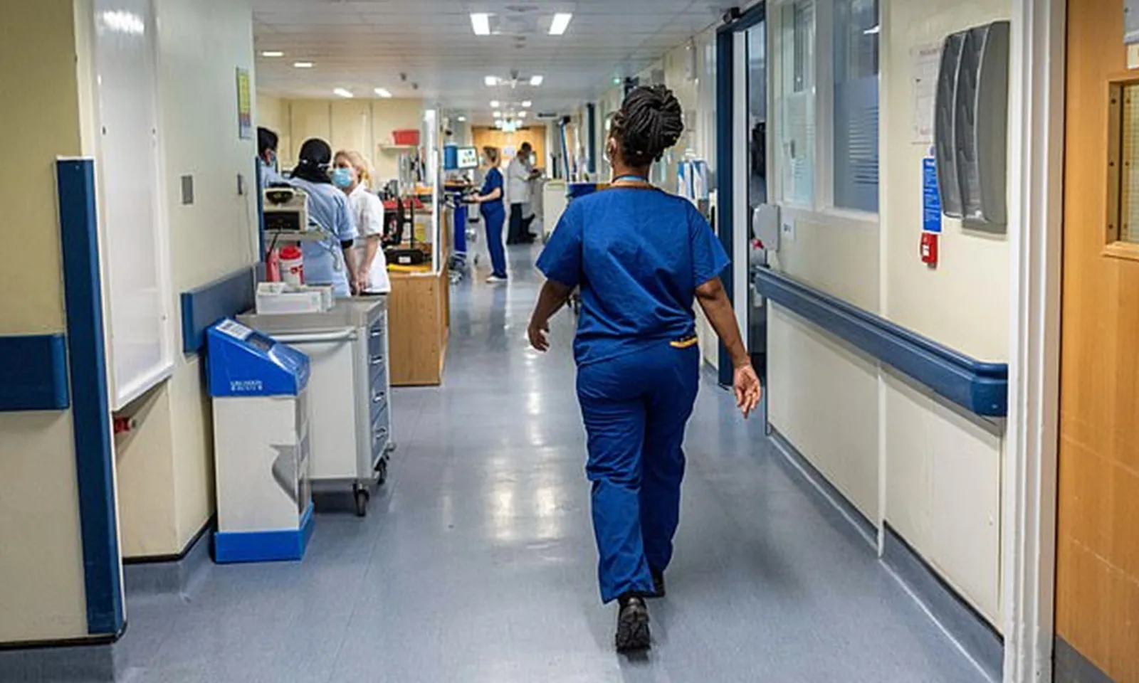 Anh ghi nhận hơn 4.000 vụ hành hung nhân viên y tế trong năm 2024