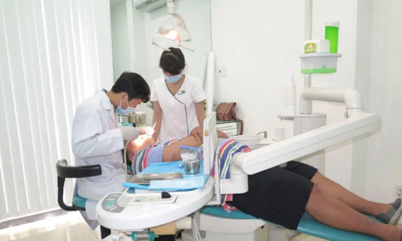 Truy tố 2 nhân viên nha khoa chiếm đoạt gần 50 triệu đồng của công ty