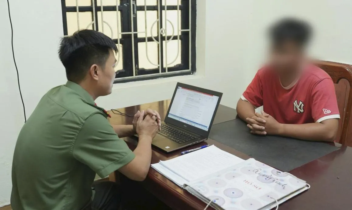 Vận động đầu thú 3 đối tượng làm việc cho tổ chức tội phạm mạng ở Campuchia