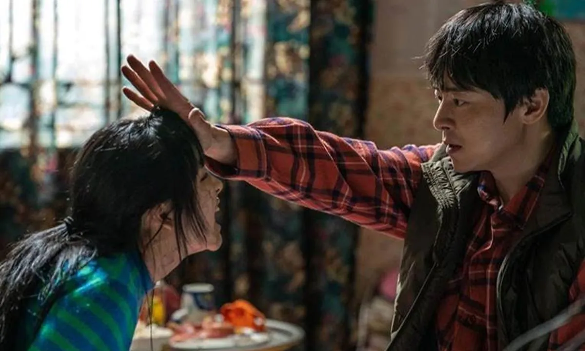Zombie Cưng của Ba: Bom tấn ấm áp về tình ba con giữa thế giới zombie