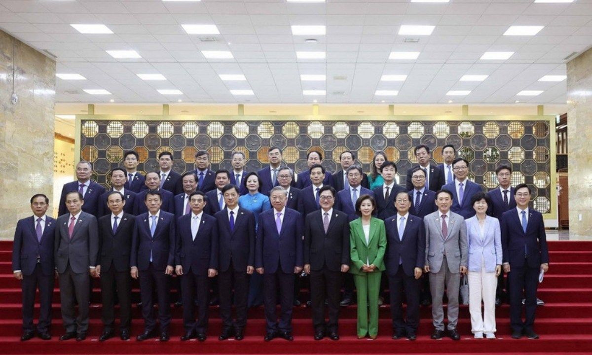 Tổng Bí thư: Mở cửa hơn nữa cho hàng hóa Việt Nam vào Hàn Quốc