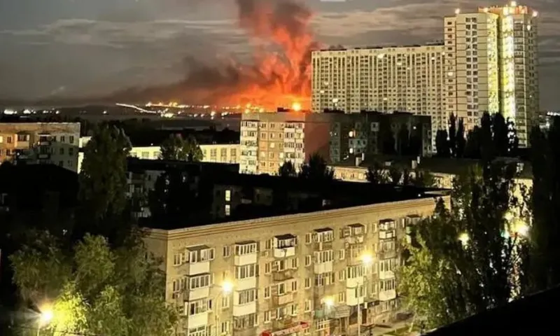 Thêm nhà máy lọc dầu Nga dừng hoạt động sau đòn UAV