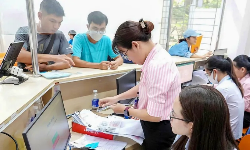 Bộ Nội vụ muốn mở rộng quyền kinh doanh cho viên chức