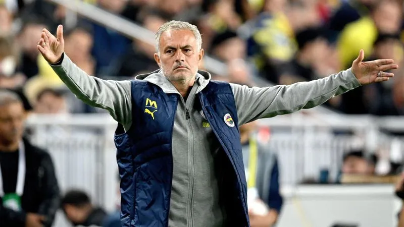 Fenerbahce của Mourinho sẽ đối đầu với Benfica. Ảnh: Internet