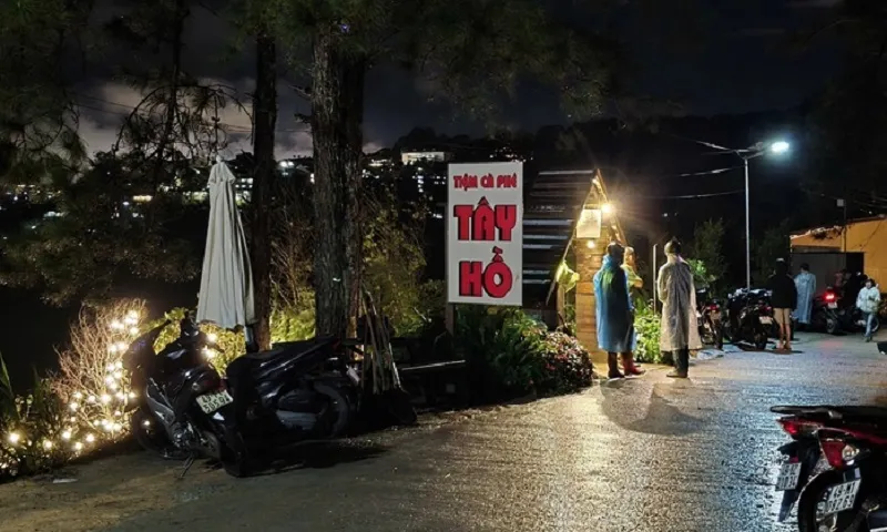 Lâm Đồng: Sạt lở taluy, 2 thiếu niên tử vong tại quán cà phê