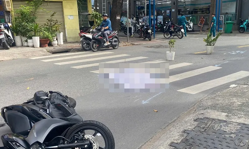 Tài xế xe tải bỏ trốn sau tai nạn khiến cô gái trẻ tử vong tại TPHCM 