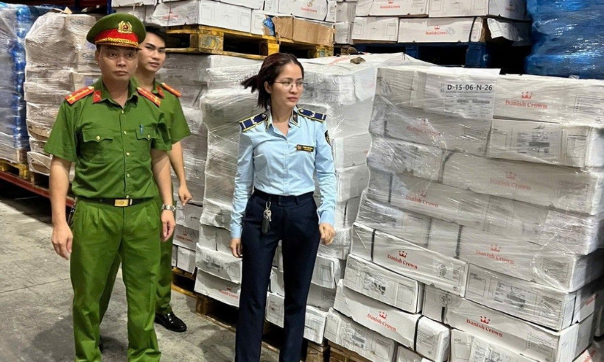 Hà Nội thu giữ hơn 15 tấn xương lợn đông lạnh hết hạn