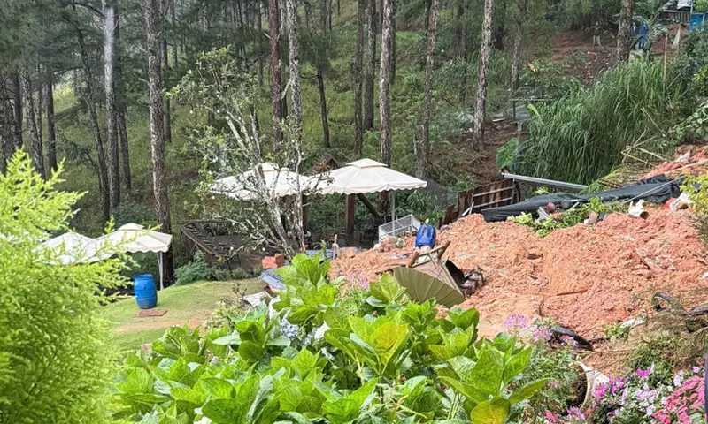 Đà Lạt: Mưa lớn gây ngập nhiều khu vực, hai du khách thiệt mạng do sạt lở
