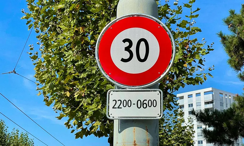 Chạy quá tốc độ ở Thụy Sĩ bị phạt 2,8 tỷ đồng