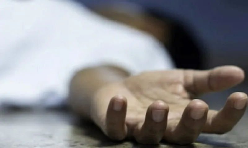 Tai nạn hy hữu: Người đàn ông bị bạn đời nặng trăm ký đè chết