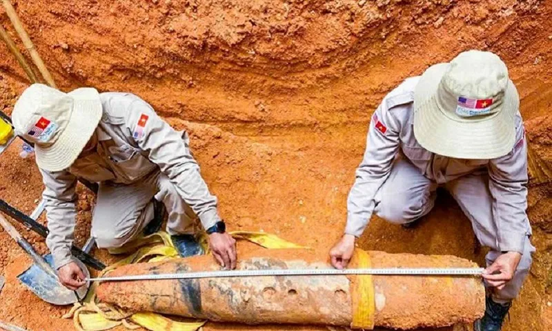 Quảng Trị: Quả bom nặng 227kg gần biên giới được xử lý an toàn