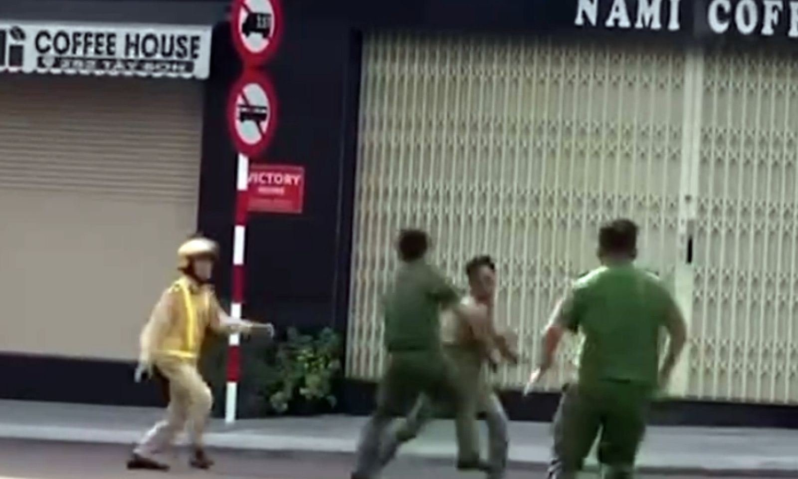 Sau tai nạn, thanh niên giấu xe  ở nghĩa trang rồi tấn công CSGT 