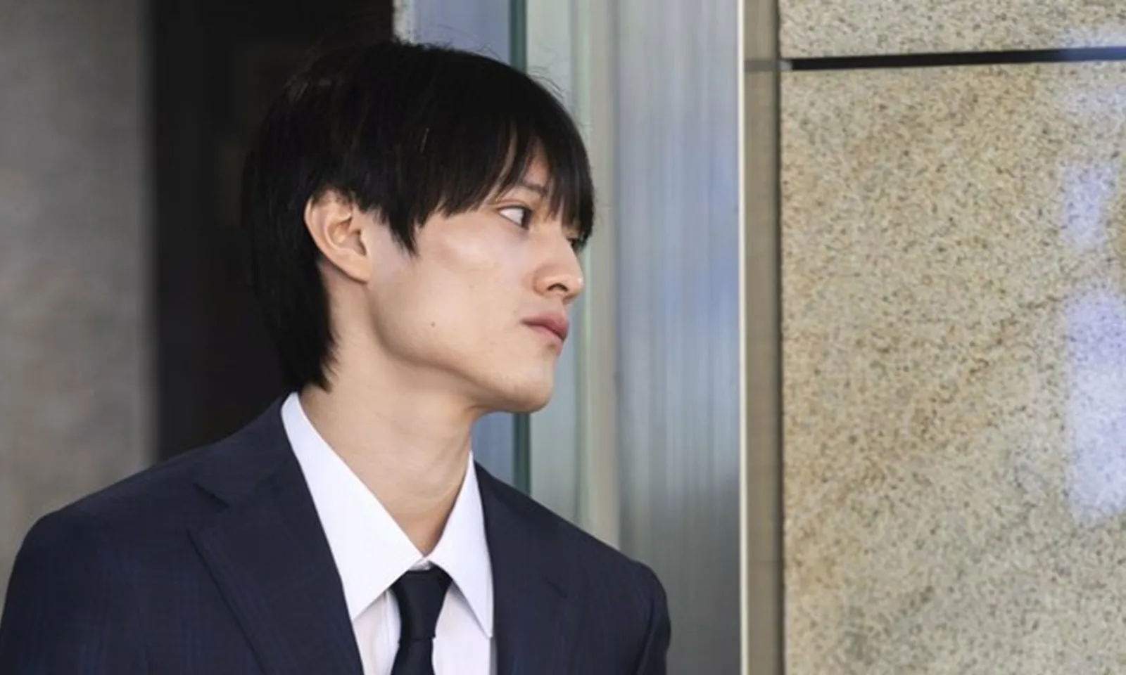 Nam ca sĩ thần tượng Nhật Bản bị kết tội quấy rối phiên dịch viên ở Hồng Kông