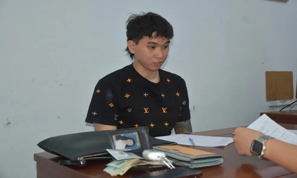 Chưa đầy 4 tiếng, kẻ cướp túi xách của du khách Hàn Quốc sa lưới