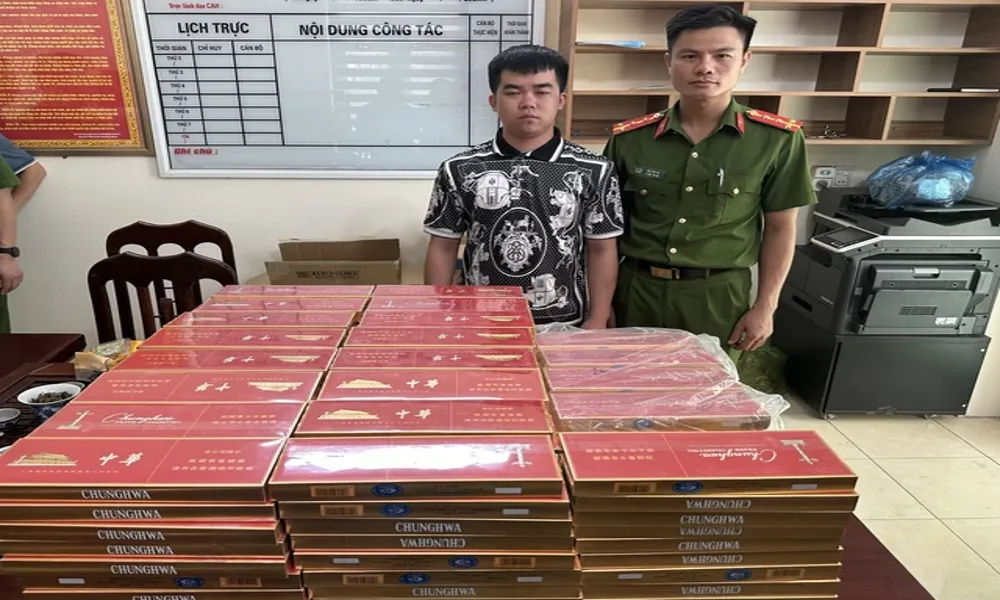 Bắt quả tang 2 thanh niên vận chuyển thuốc lá nhập lậu từ Móng Cái