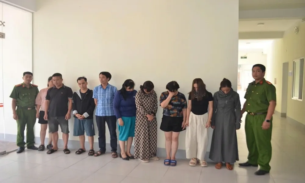 Đột kích sòng bạc kiên cố, phá thủ đoạn đối phó công an