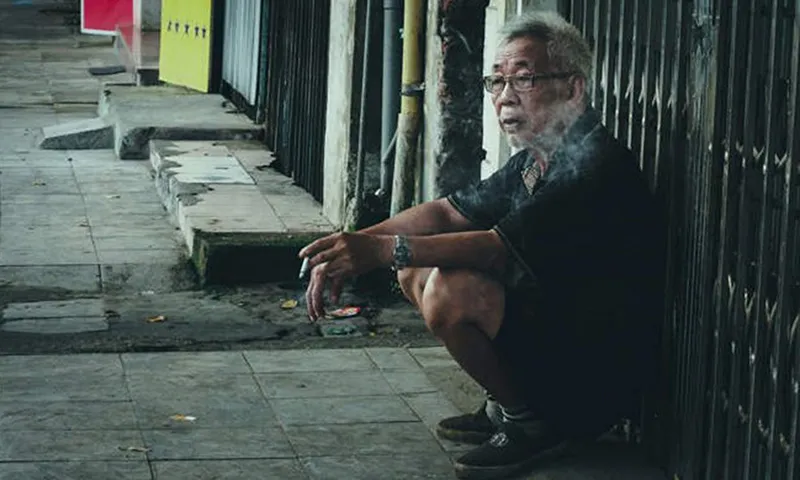 Ông già 75 tuổi đòi ly hôn vợ vì yêu cô người mẫu AI