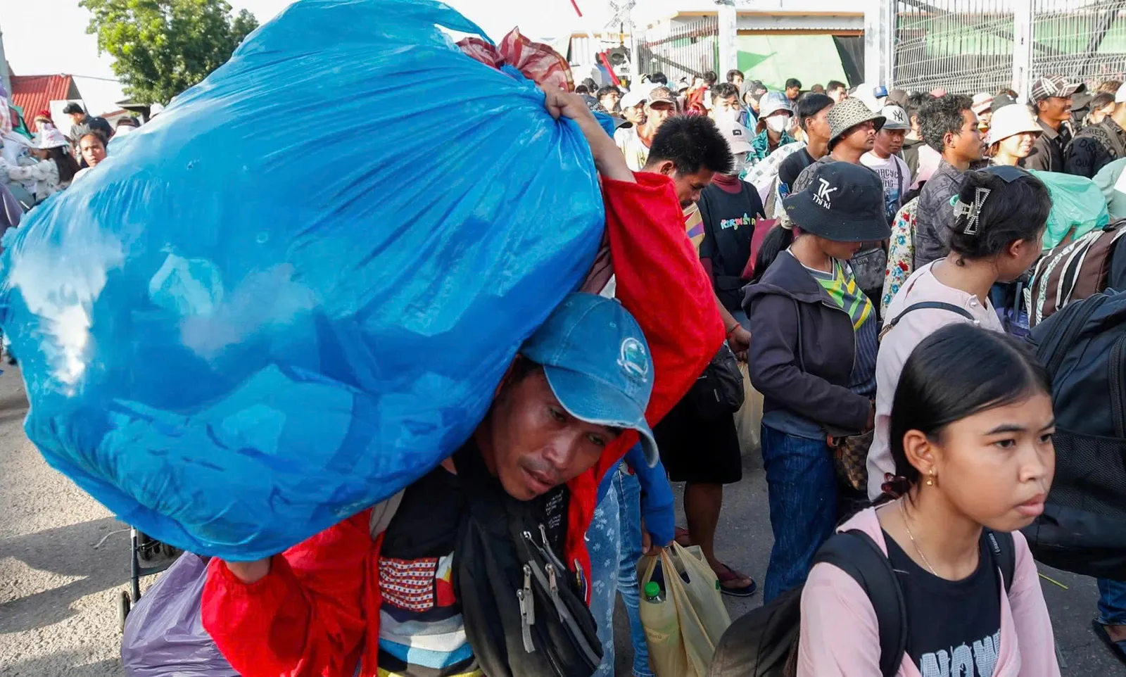 Campuchia chật vật sắp xếp lao động từ Thái Lan trở về