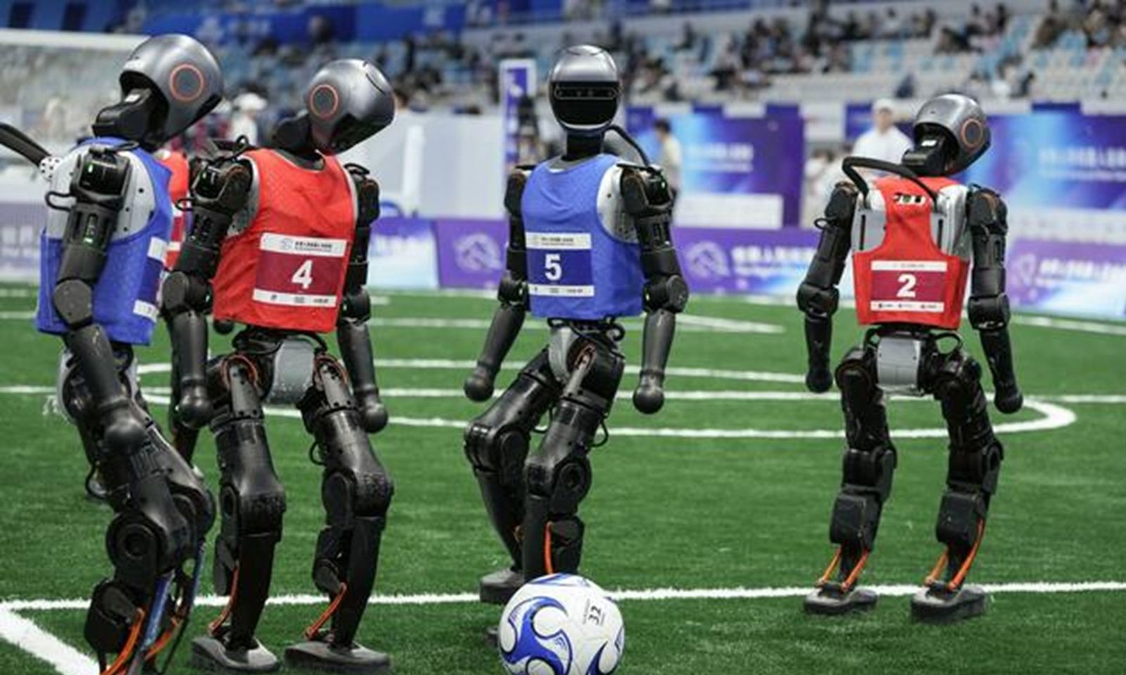 500 robot tham gia Thế vận hội Robot hình người thế giới đầu tiên 