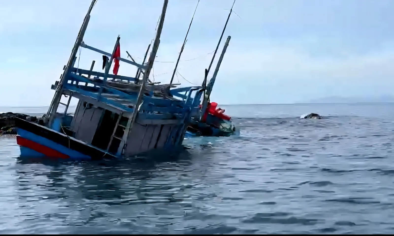 Lực lượng biên phòng Đắk Lắk giải cứu thành công 5 ngư dân gặp nạn trên biển