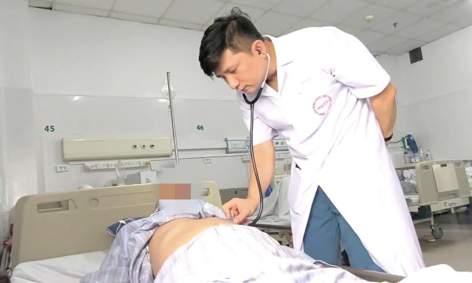 Người đàn ông sốt cao suốt hơn 1 năm không rõ nguyên nhân