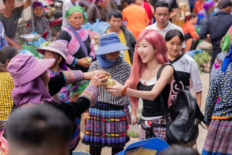 trang-phap-lan-toa-tinh-yeu-dat-nuoc-nhan-dip-80-nam-quoc-khanh 20250815-114537-21