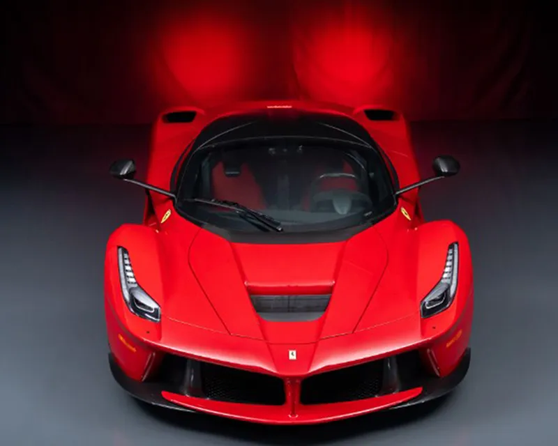 Từ Dwayne Johnson đến Lewis Hamilton, LaFerrari là biểu tượng địa vị tối thượng cho các ngôi sao