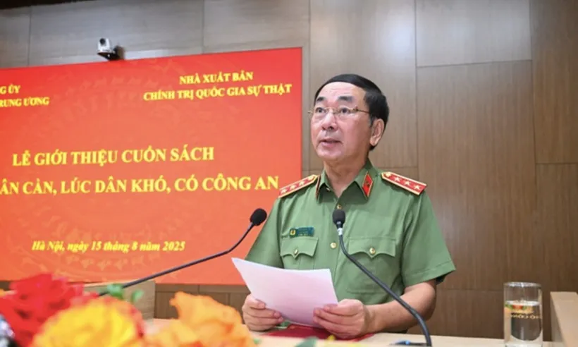 Ra mắt sách “Lúc dân cần, lúc dân khó, có Công an” nhân dịp 80 năm truyền thống CAND