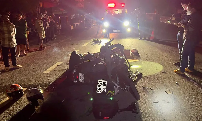 Hai xe máy đụng trực diện, 1 người tử vong, 3 người bị thương nặng