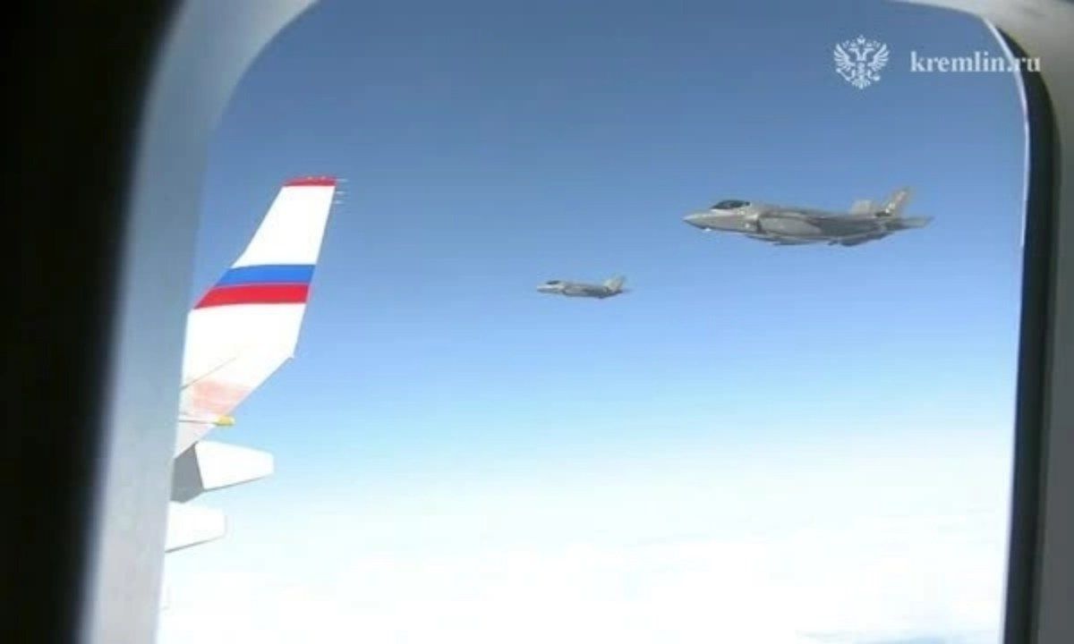 Mỹ triển khai F-35 hộ tống chuyên cơ Putin sau thượng đỉnh Alaska