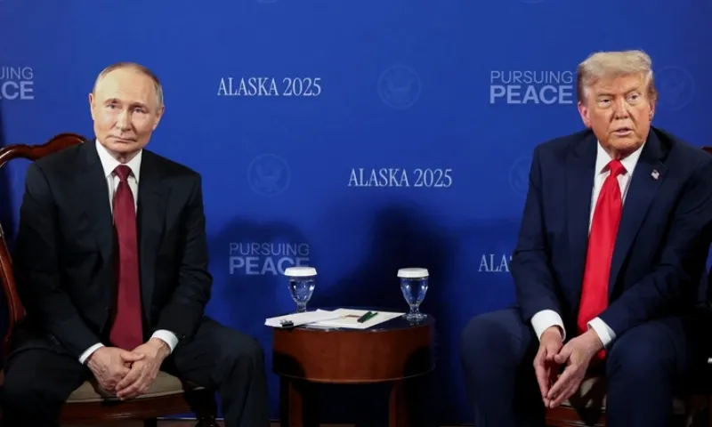 Thượng đỉnh Alaska bắt đầu, Mỹ - Nga họp kín về Ukraine