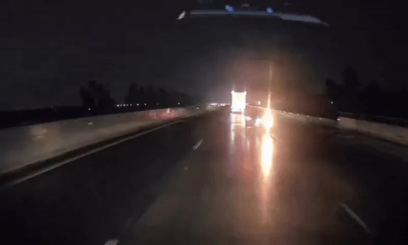 Phạt nặng tài xế phóng ngược chiều trên cao tốc 120km/h và vi phạm nồng độ cồn 