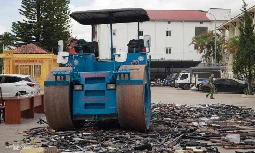 Hơn 4.000 viên đạn cùng nhiều vật liệu nổ bị tiêu hủy tại Lâm Đồng