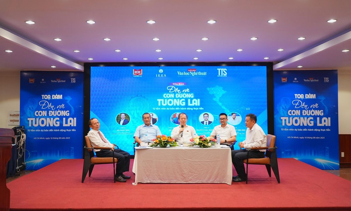 Tọa đàm “Con đường tương lai - Từ tầm nhìn dự báo đến hành động thực tiễn