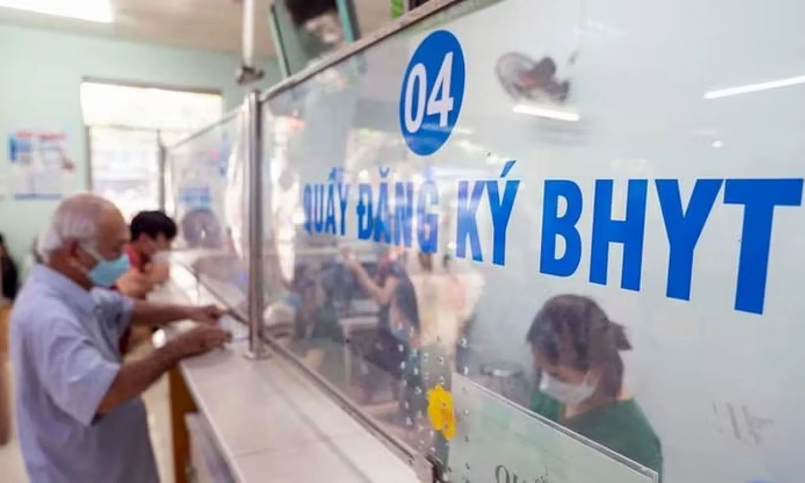 Nhiều thay đổi trong thủ tục khám chữa bệnh BHYT  