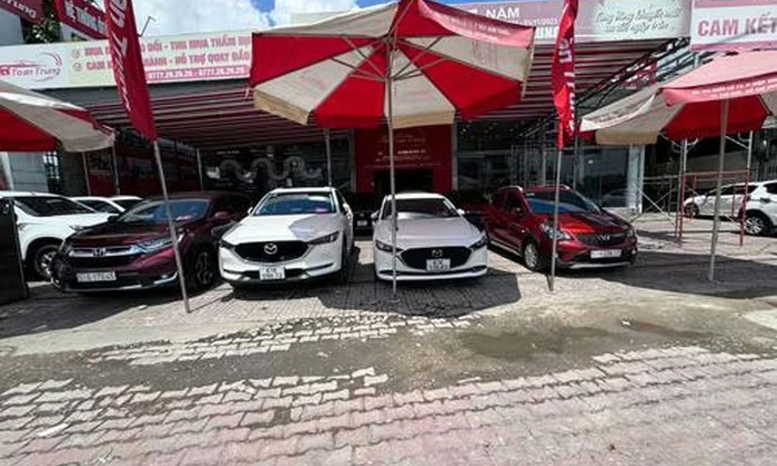 Ô tô cũ rớt giá 20 - 30% vẫn khó có người mua