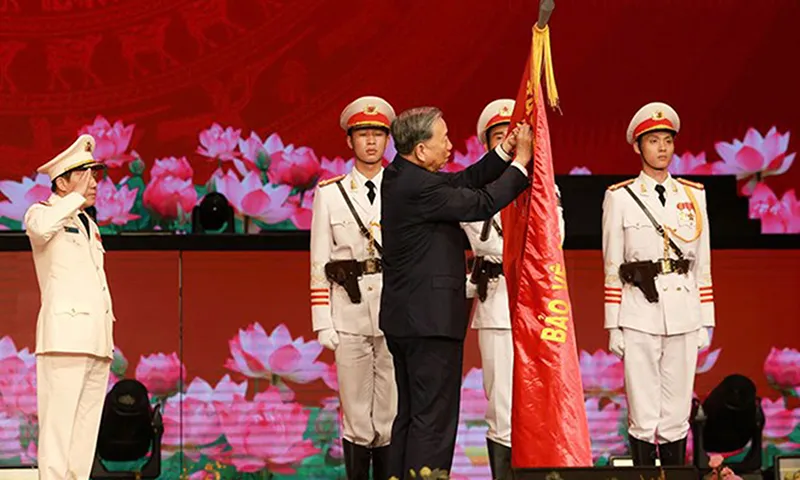 Bộ Công an đón nhận Huân chương Sao Vàng