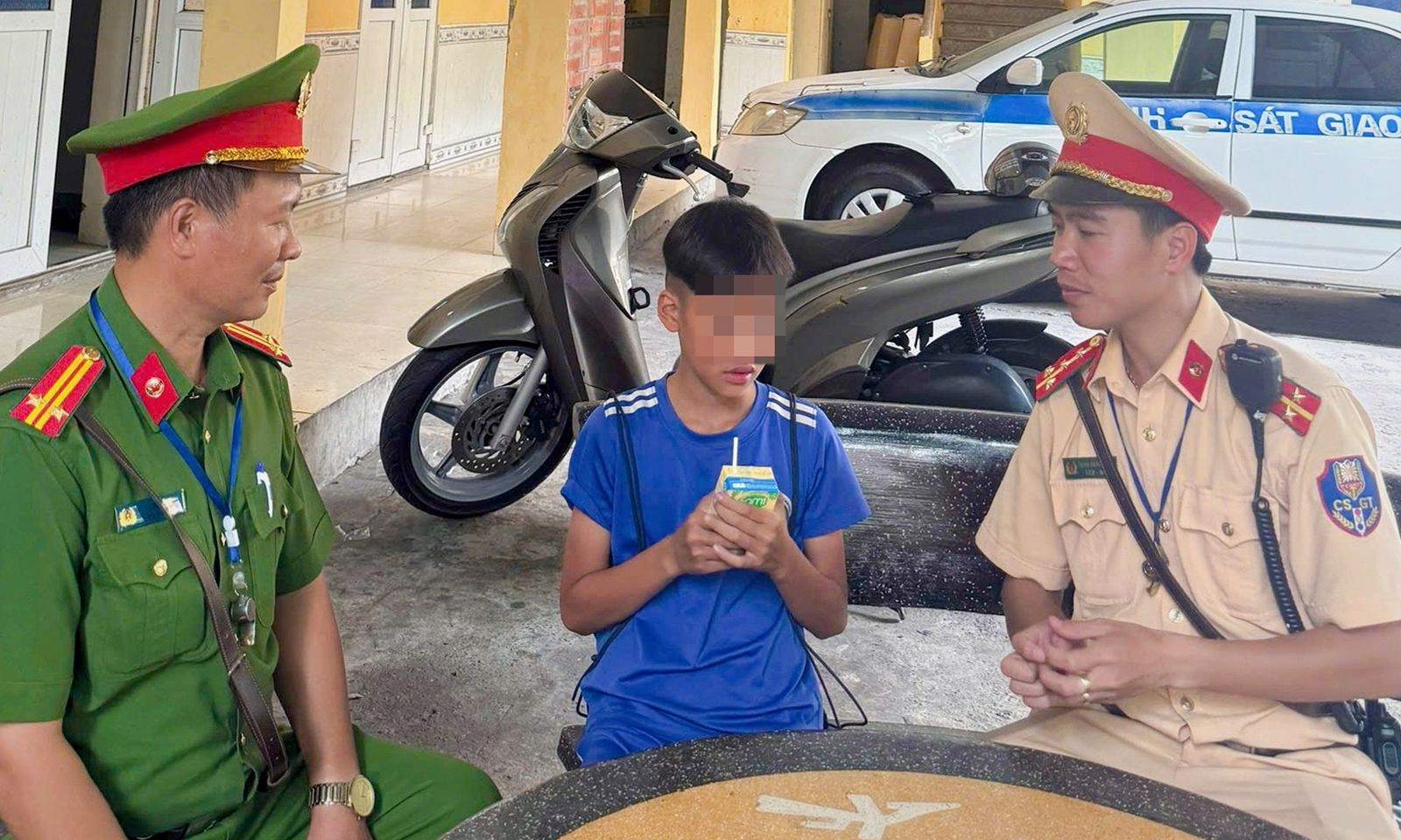 Hỗ trợ cháu bé đi lạc từ Bắc Ninh đến Hà Nội trở về với gia đình