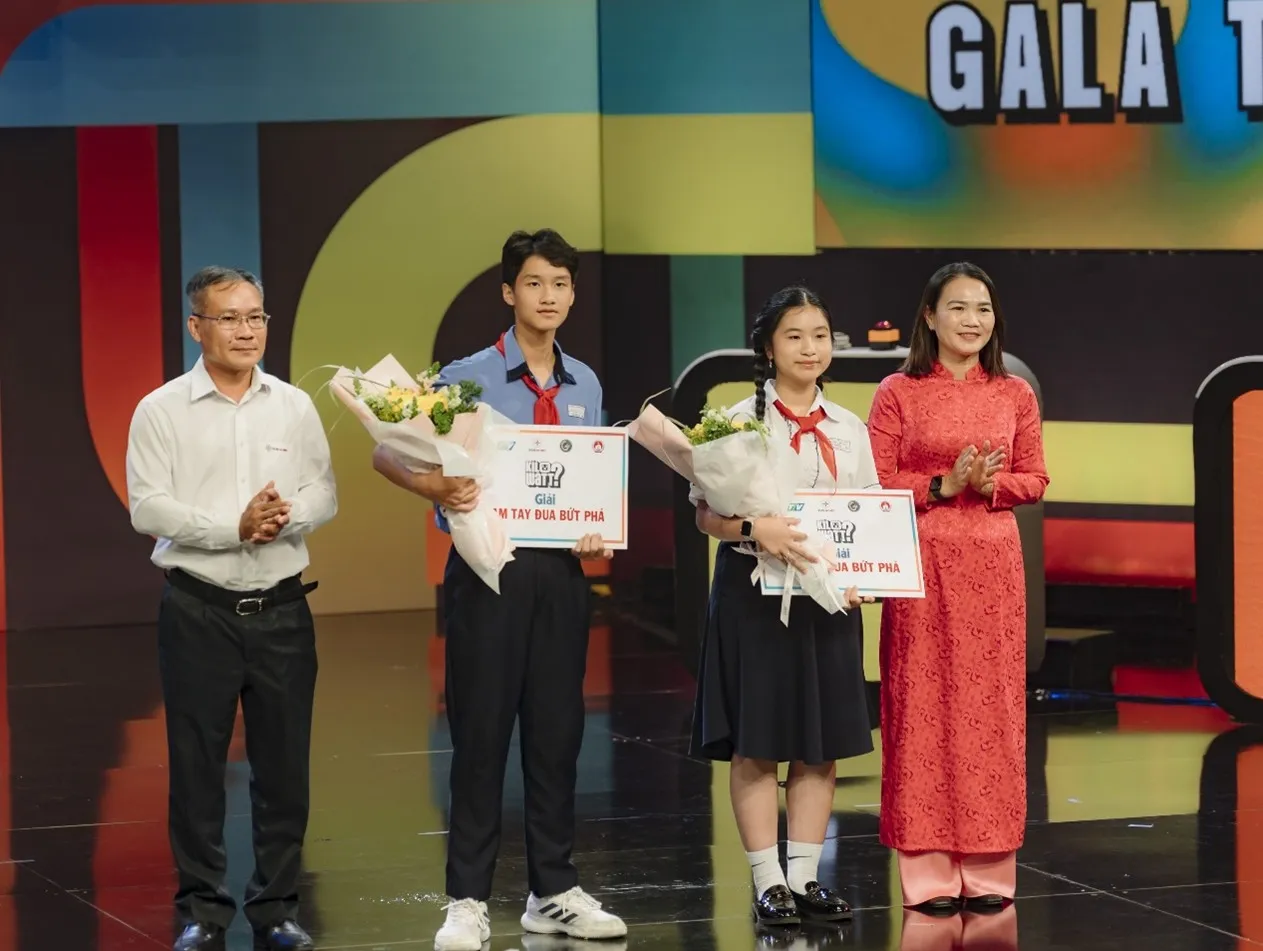 hinh-minh-hoa-2-ong-bui-trung-kien-pho-tong-gd-evnhcmc-trao-giai-tay-dua-but-pha-ngay-13072025_20250818153604