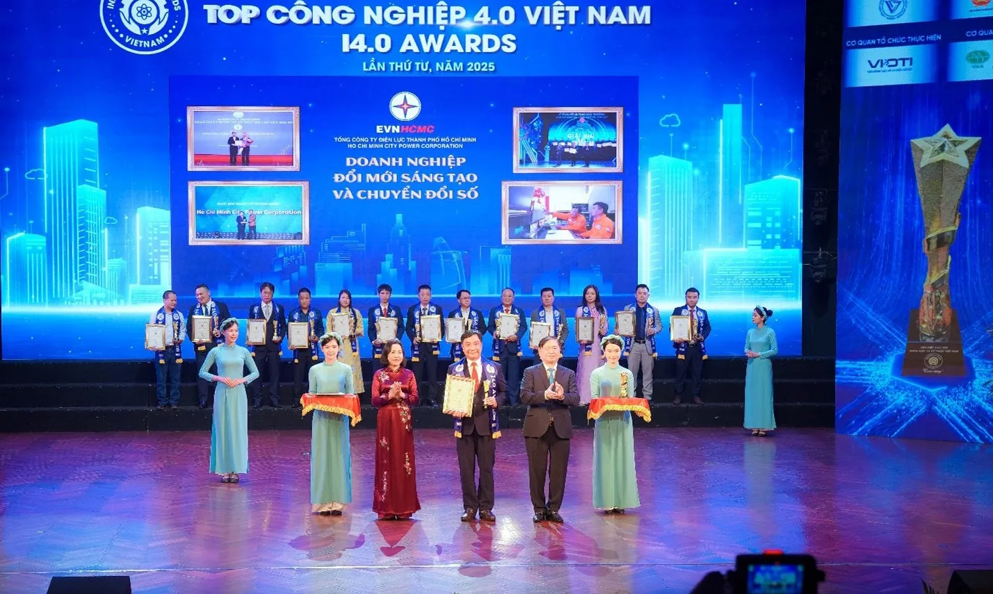 Tổng công ty Điện lực TPHCM được vinh danh Top Công nghiệp 4.0 Việt Nam năm 2025