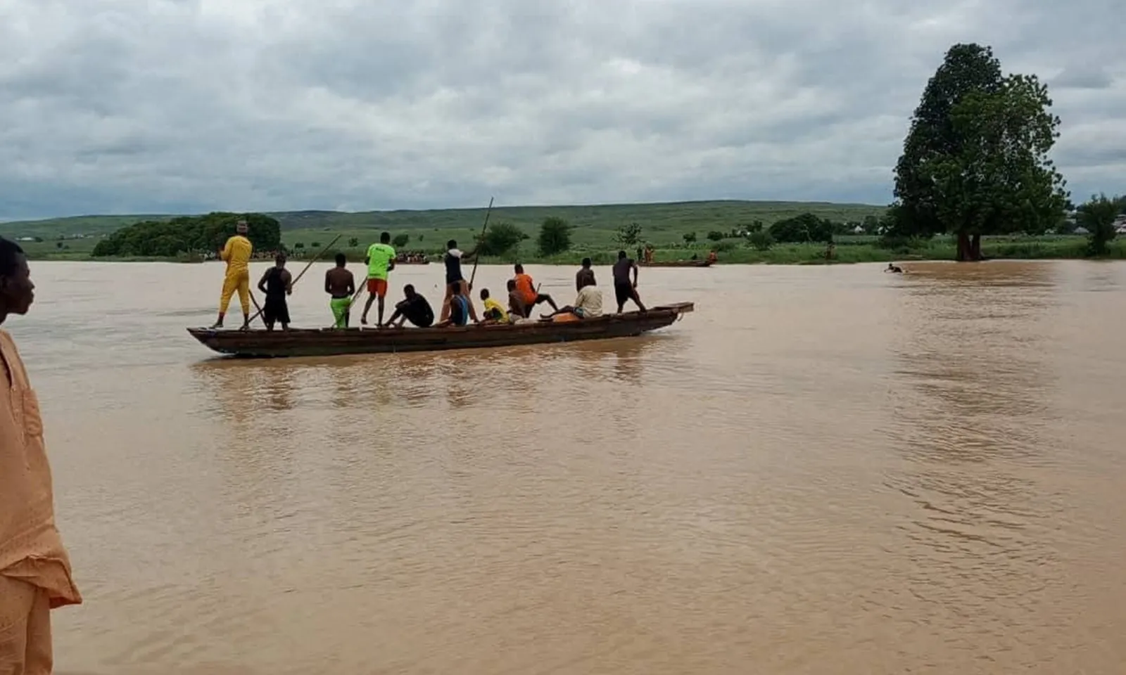 Hơn 40 người mất tích trong vụ lật thuyền ở Nigeria