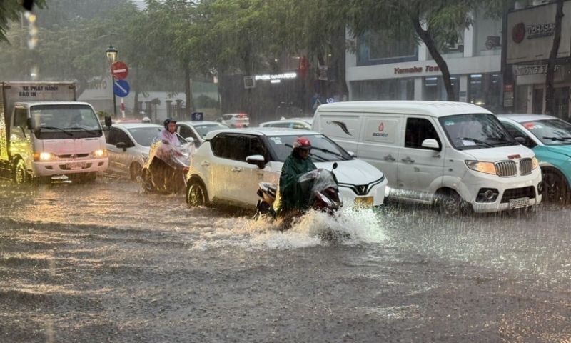 Áp thấp nhiệt đới gây mưa lớn 