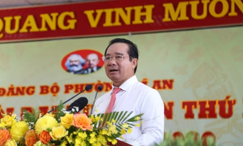 Chủ tịch TPHCM: Dĩ An phải kêu gọi nhà đầu tư để chỉnh trang đô thị 