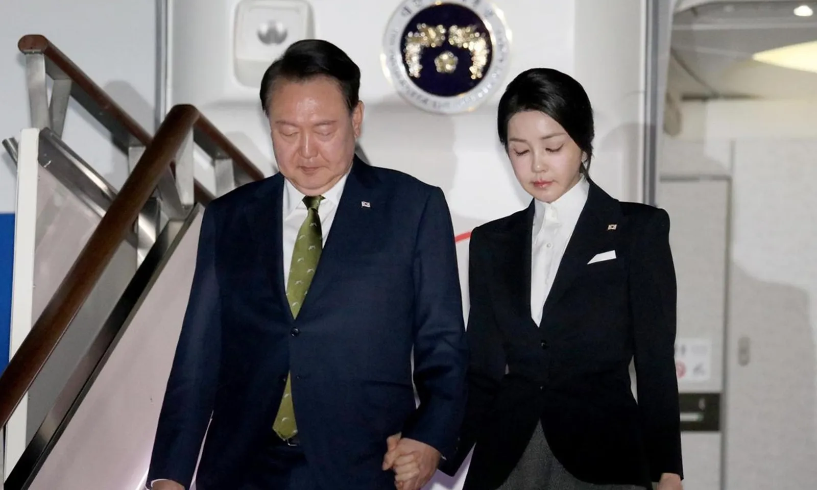 11.000 công dân sẽ đệ đơn kiện đòi bồi thường đối với vợ chồng cựu tổng thống Hàn Quốc