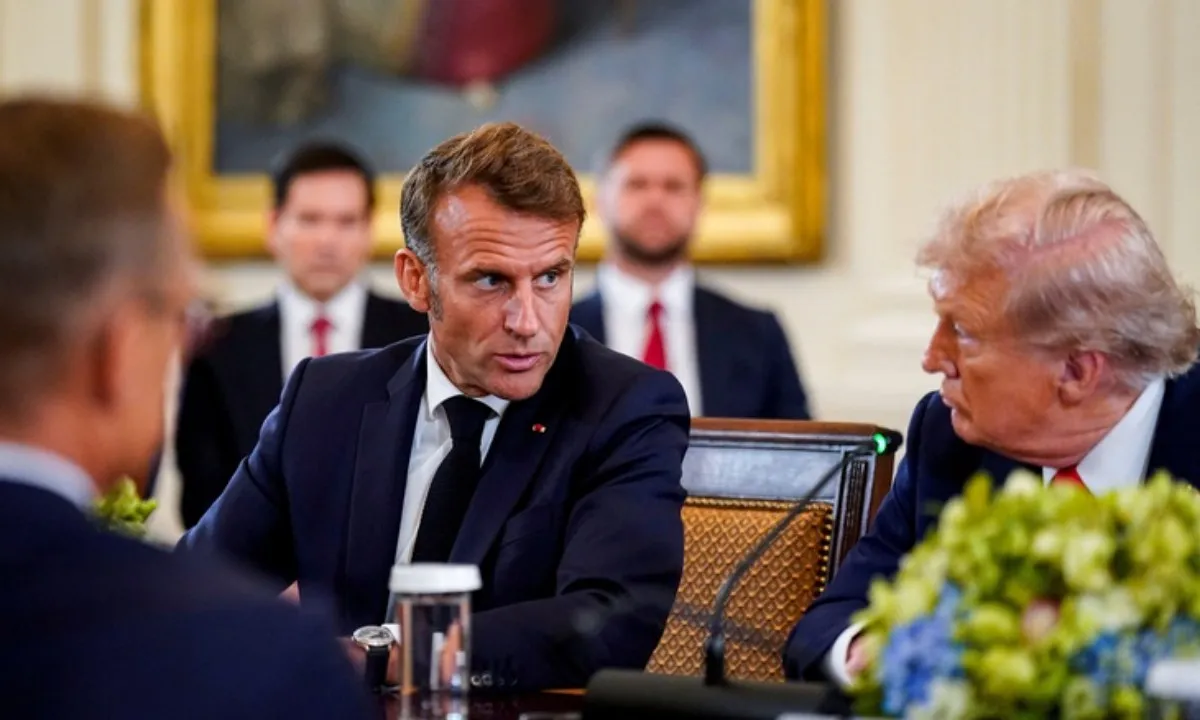 Ông Trump vô tình để lộ phát ngôn táo bạo với tổng thống Pháp