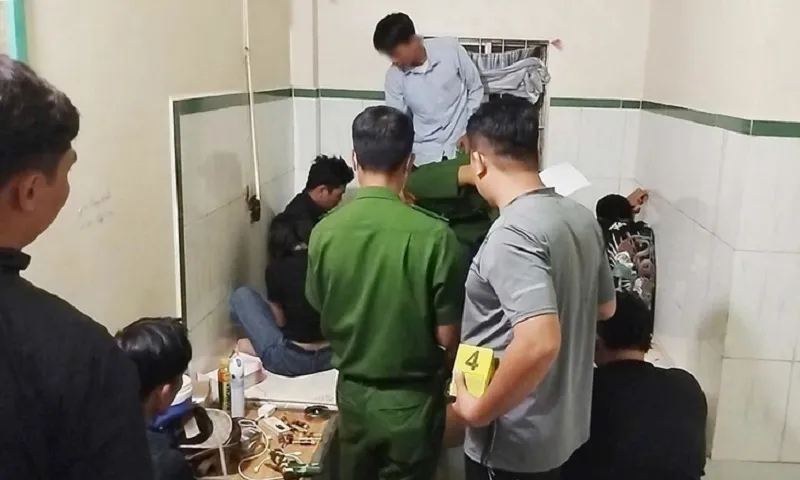 Bắt giữ nhóm 11 nam, nữ bay lắc ma túy trong nhà trọ ở An Giang