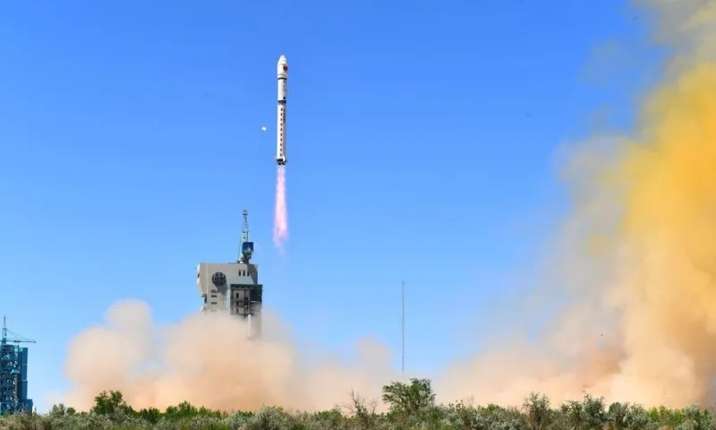 Cuoc chien khong gian 2025