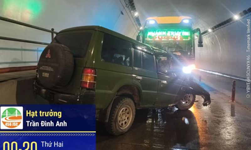 Va chạm xe khách và xe 7 chỗ trong hầm Đèo Ngang làm 2 người tử vong