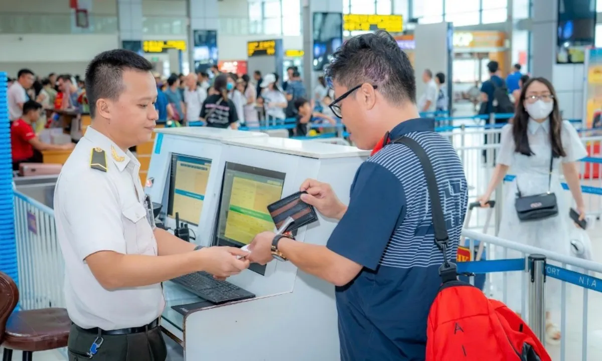 Siết chặt an ninh hàng không dịp Quốc khánh 2/9