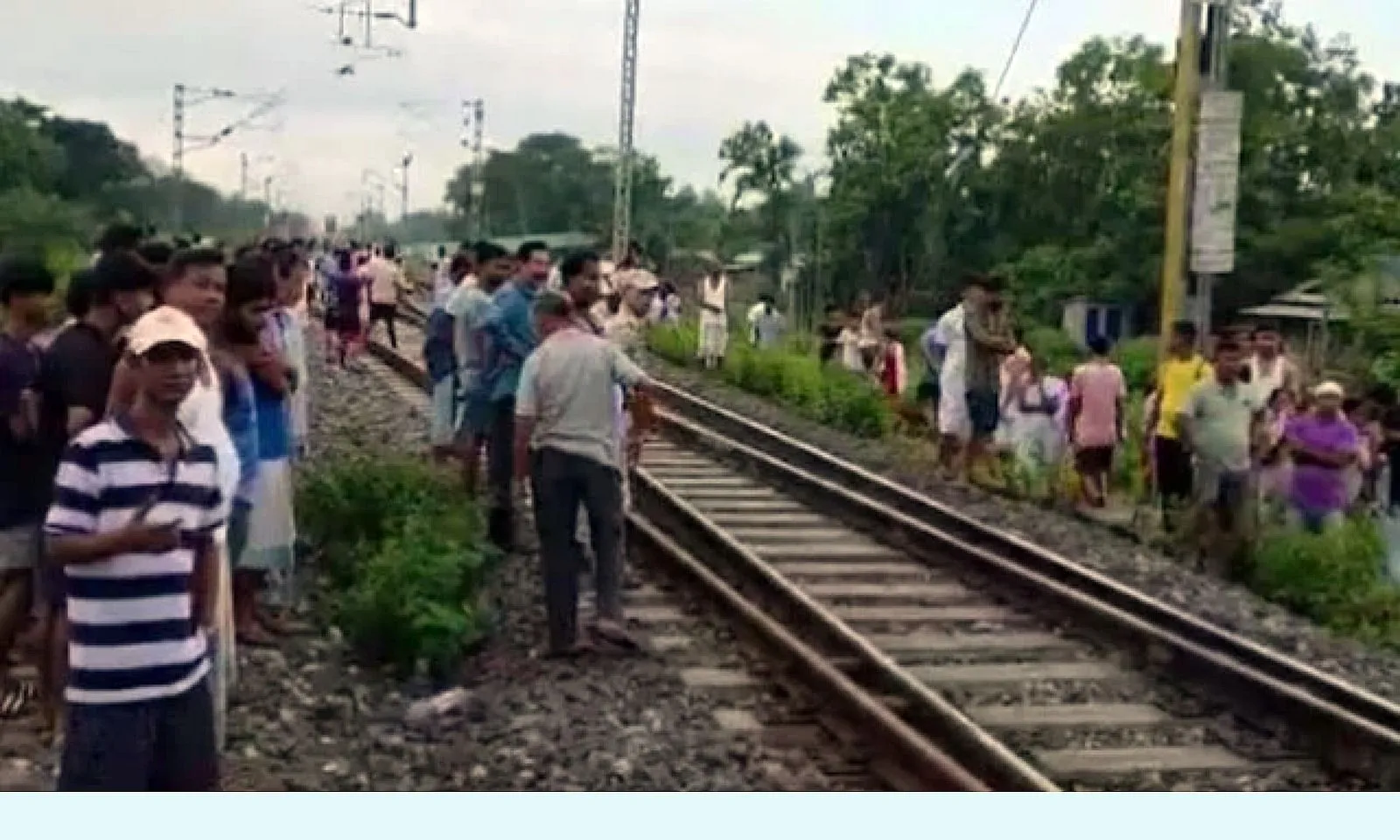 Ấn Độ: Đi dạo buổi sáng, 3 phụ nữ bị tàu hỏa tông tử vong 